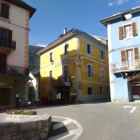 Hotel Central Saint-Pierre-dʼAlbigny المظهر الخارجي الصورة