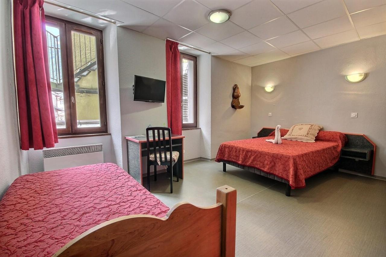 Hotel Central Saint-Pierre-dʼAlbigny المظهر الخارجي الصورة