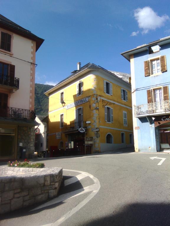 Hotel Central Saint-Pierre-dʼAlbigny المظهر الخارجي الصورة